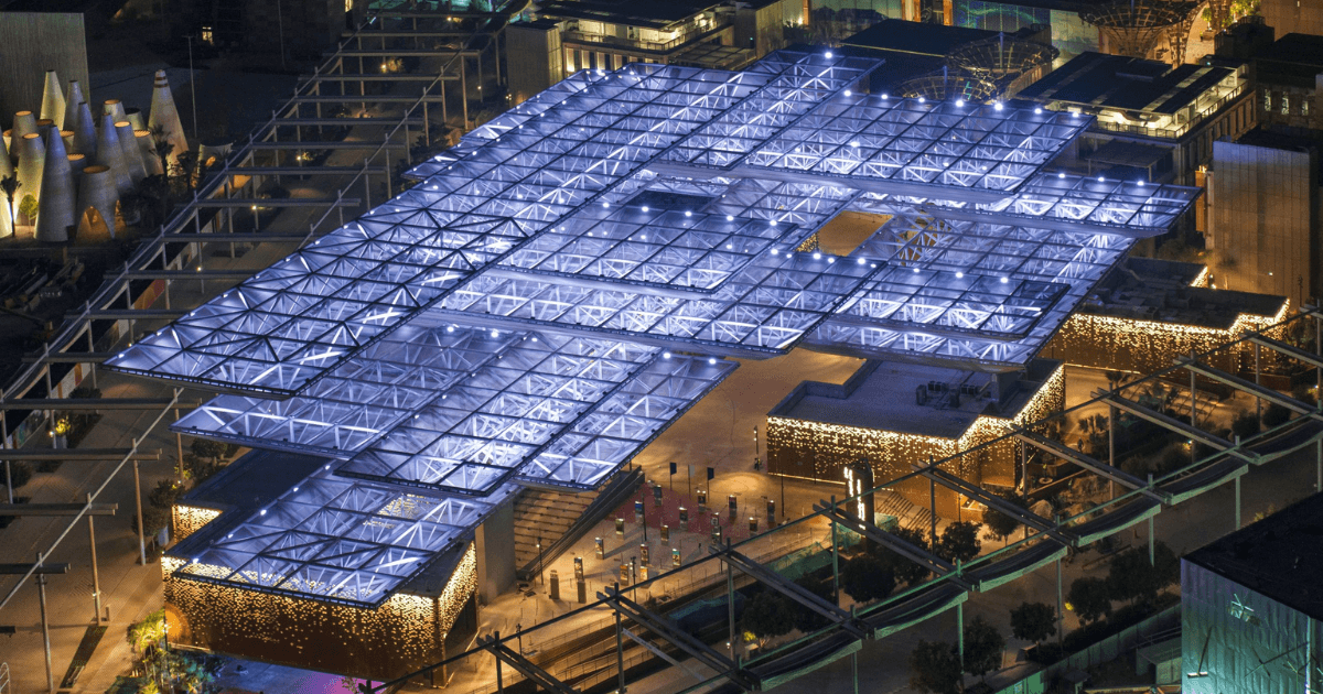 Dubai, VAE: Stahltragwerk der Überdachung des Opportunity Pavilion
